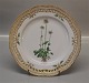 Kongelig Dansk Porcelæn Flora Danica
20-3554  Fad til lille rund frugtkurv, flad tallerken med gennemskåret bort 23 
cm. Parnassia palustris L.  Fra år 1947.